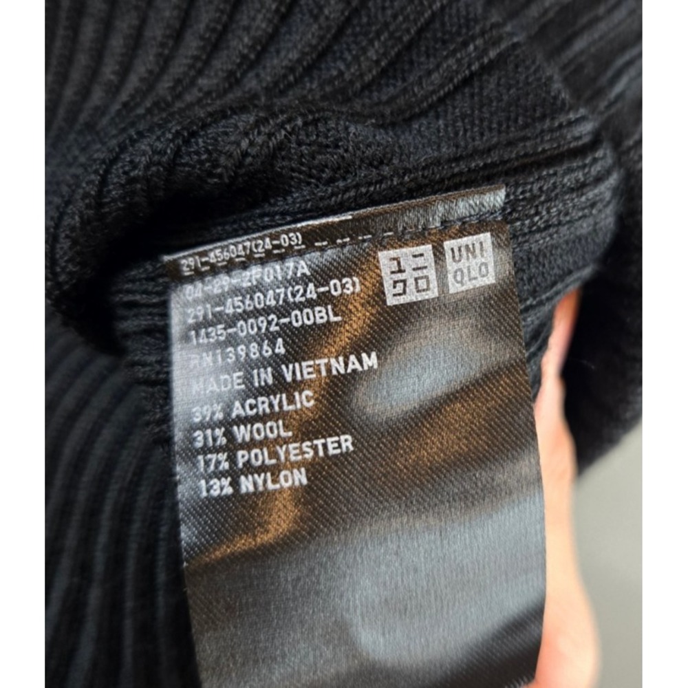 NWT Uniqlo Dress XS Black Merino Blend V Neck‎ Fitted Long Sleeve Ribbed Minimal - Picture 4 of 10